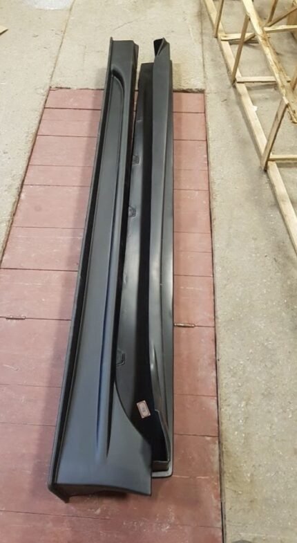 Original Varis side skirts for the Mitsubishi Lancer Evolution X CZ4A